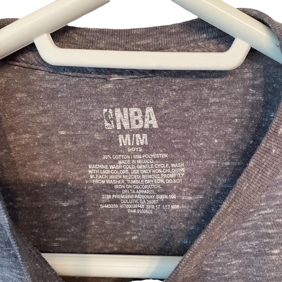 NBA boys medium Toronto Raptors soft gray t-shirt VGUC basketball - Picture 2 of 9